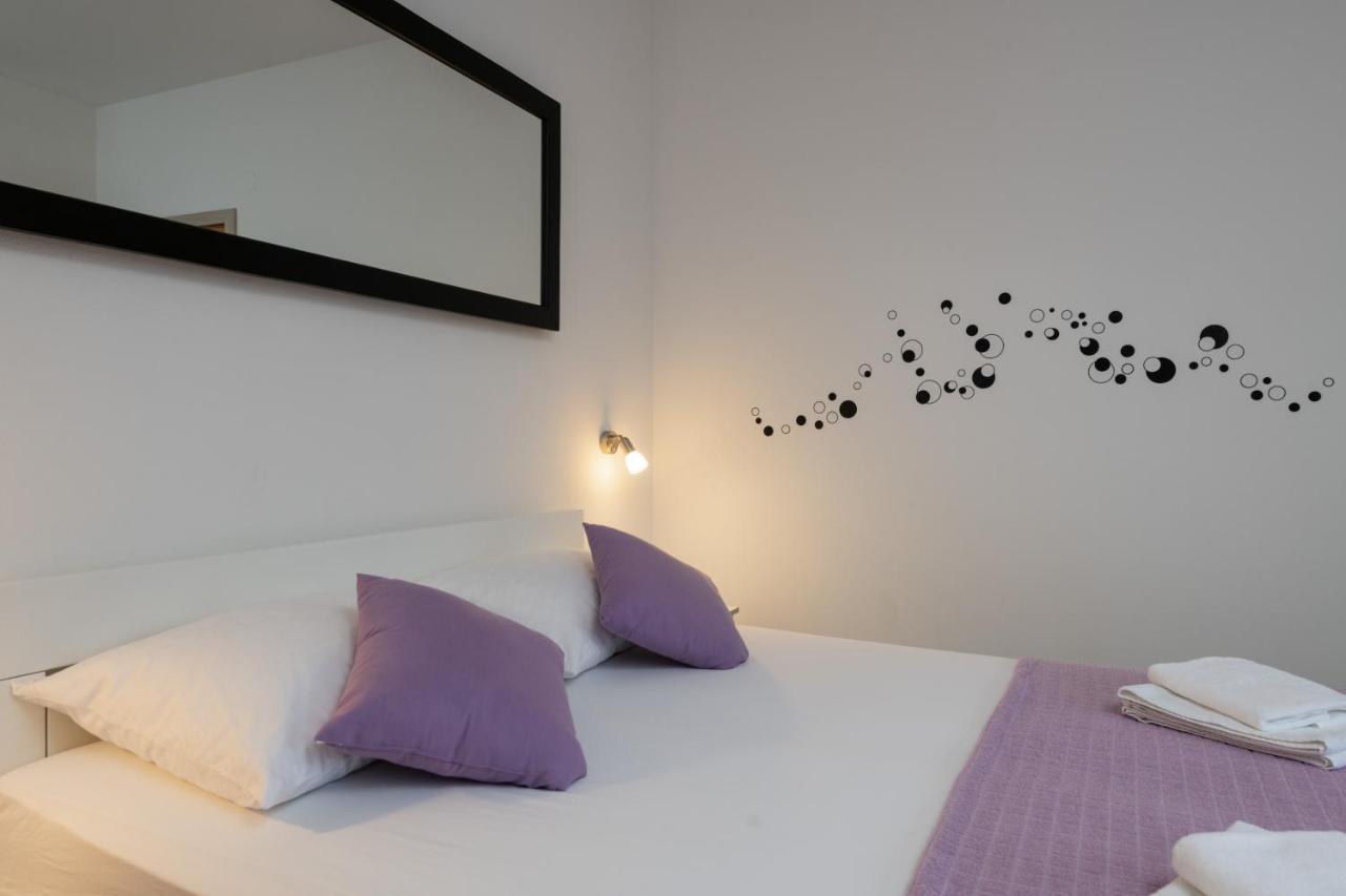 Apartments Greta & Ivona Pula Ngoại thất bức ảnh