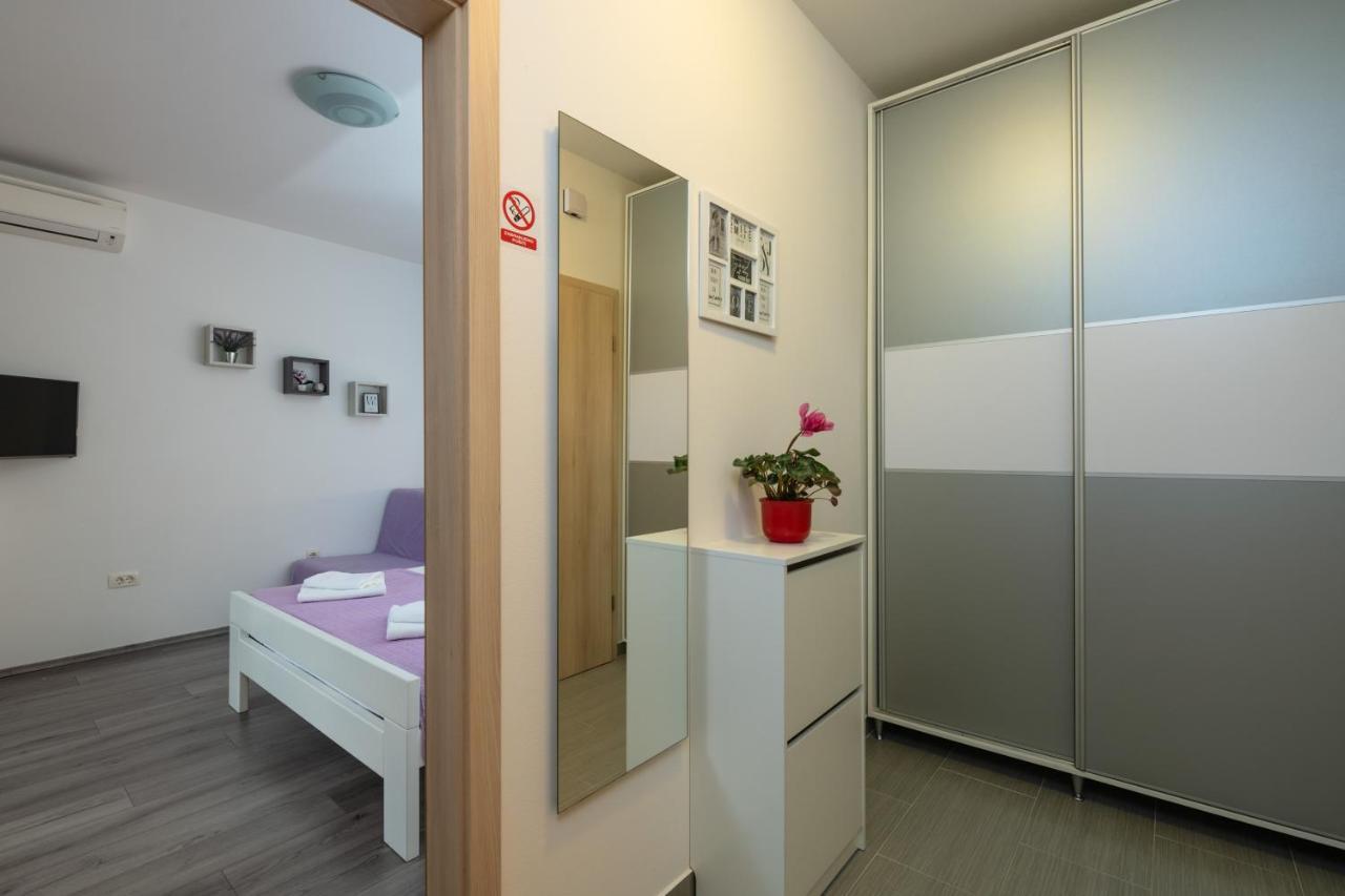 Apartments Greta & Ivona Pula Ngoại thất bức ảnh