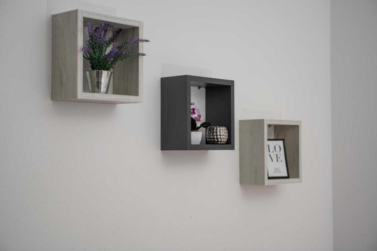 Apartments Greta & Ivona Pula Ngoại thất bức ảnh