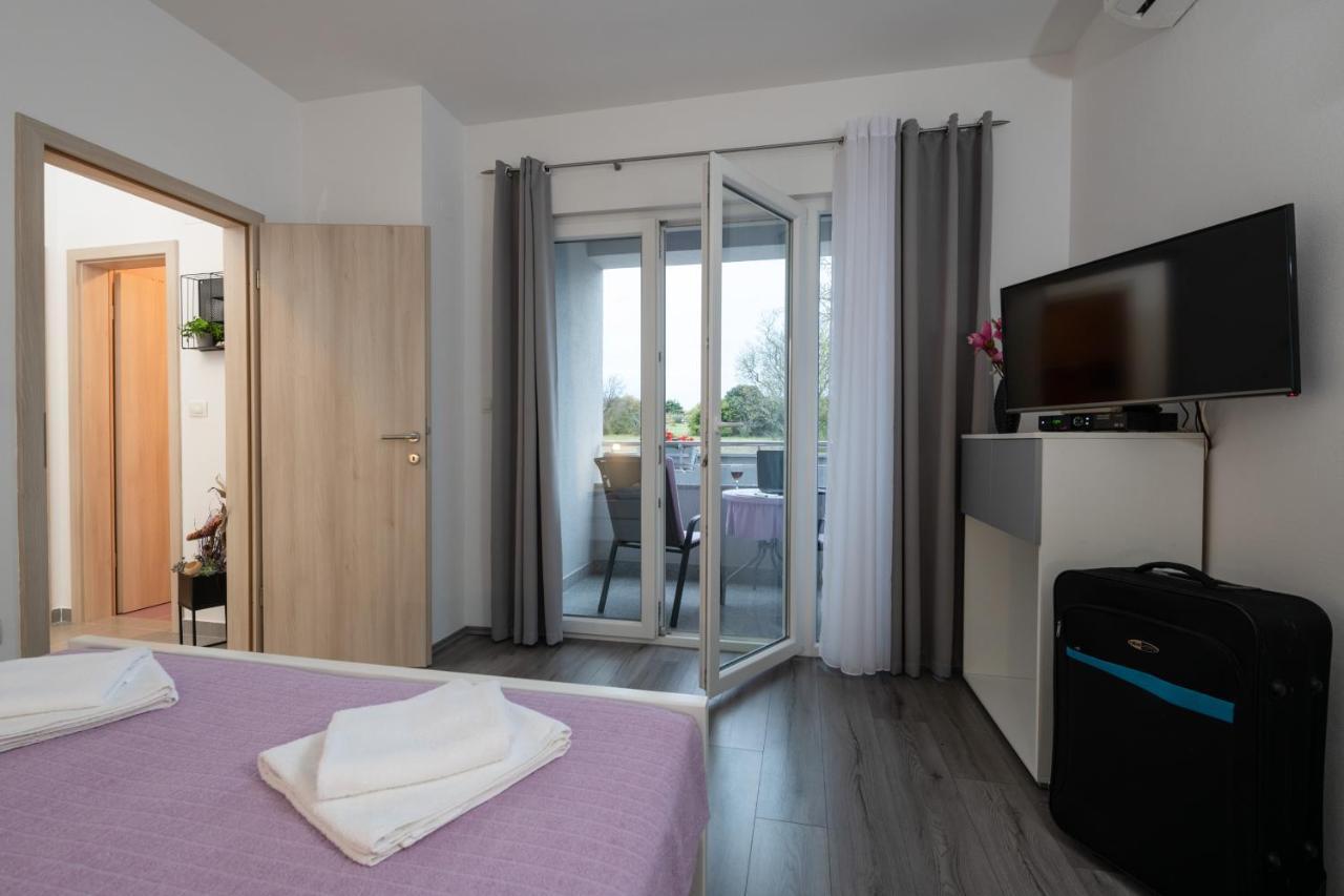Apartments Greta & Ivona Pula Ngoại thất bức ảnh