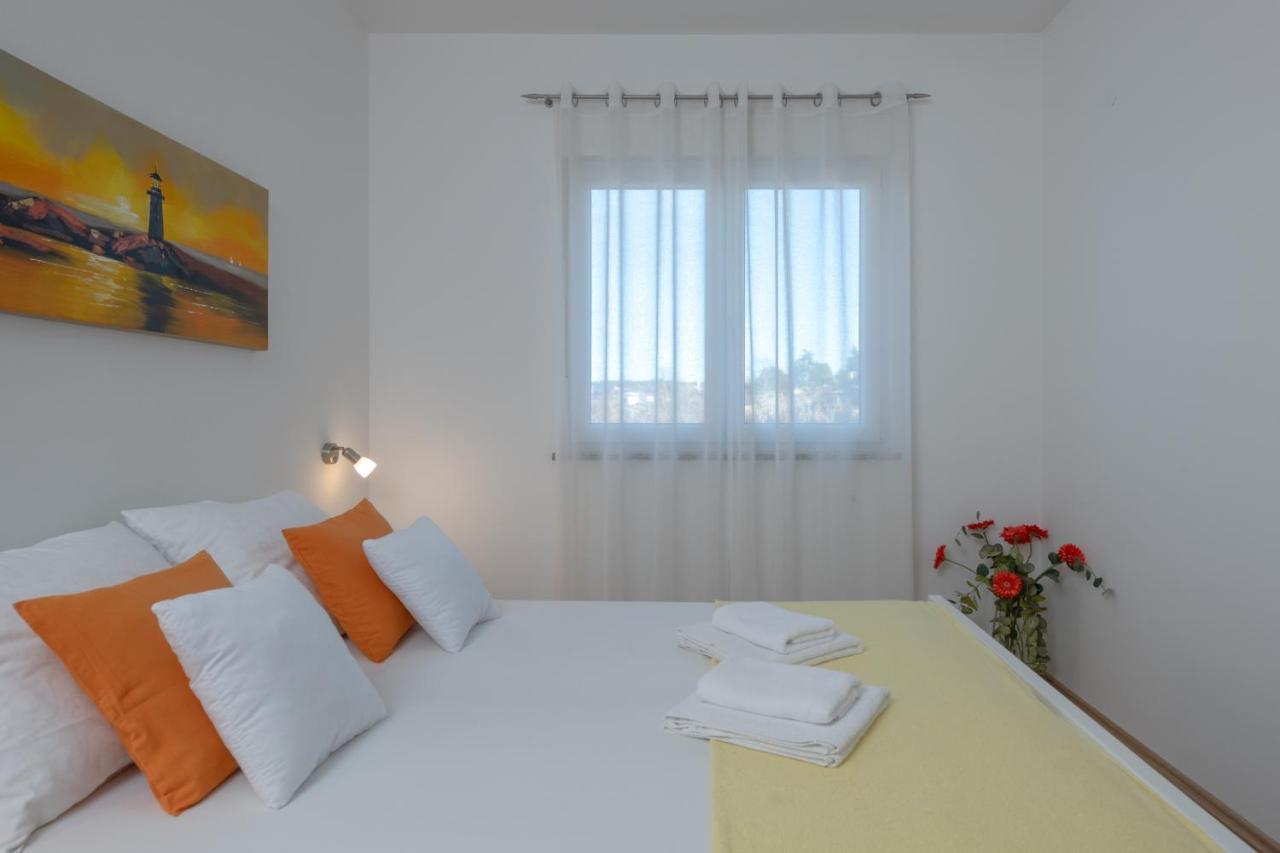 Apartments Greta & Ivona Pula Ngoại thất bức ảnh
