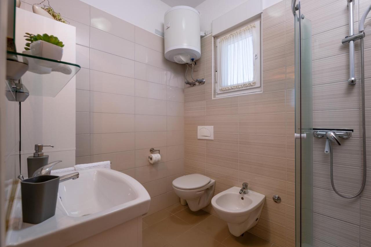 Apartments Greta & Ivona Pula Ngoại thất bức ảnh