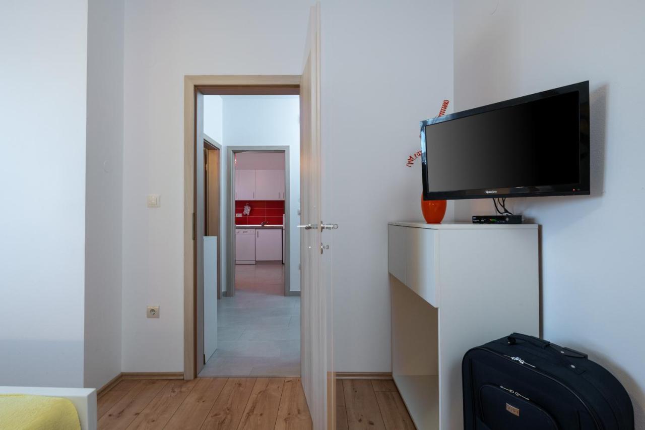 Apartments Greta & Ivona Pula Ngoại thất bức ảnh